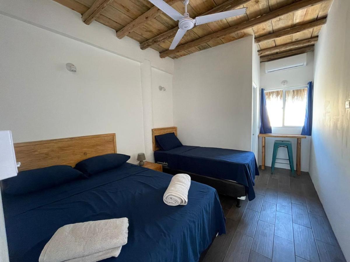 Black Sand Beachhouse Monterrico Ngoại thất bức ảnh