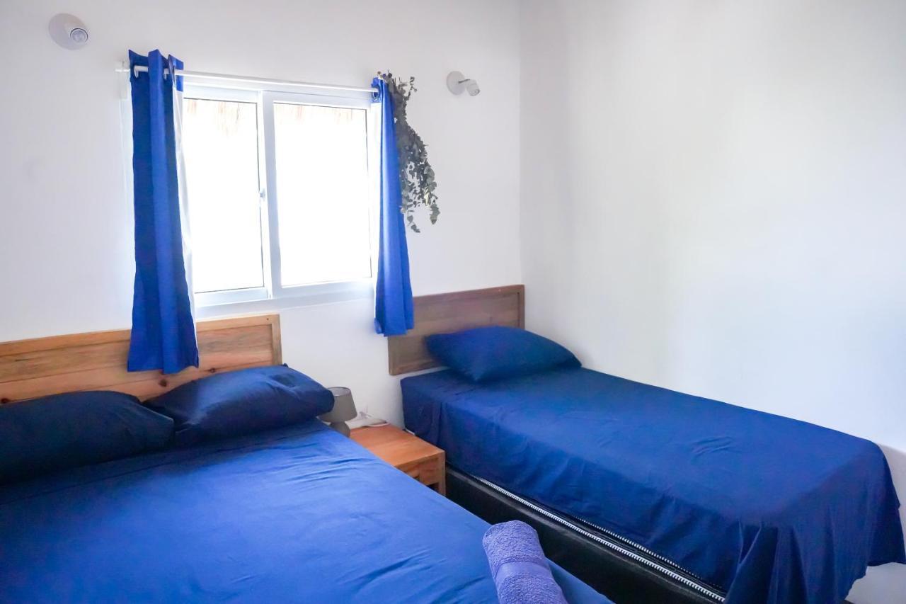 Black Sand Beachhouse Monterrico Ngoại thất bức ảnh