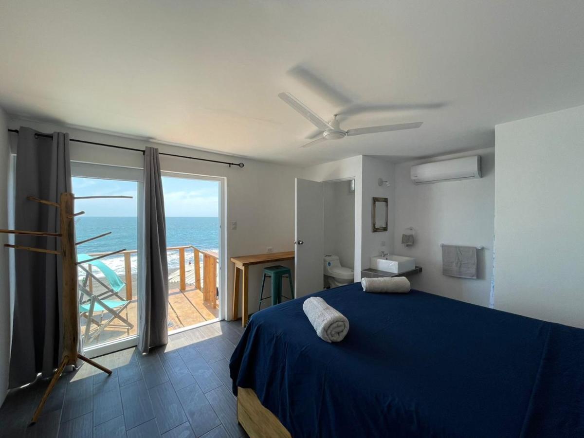 Black Sand Beachhouse Monterrico Ngoại thất bức ảnh