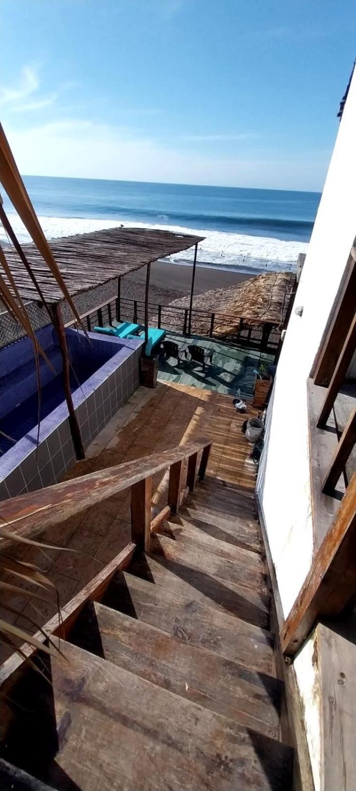 Black Sand Beachhouse Monterrico Ngoại thất bức ảnh