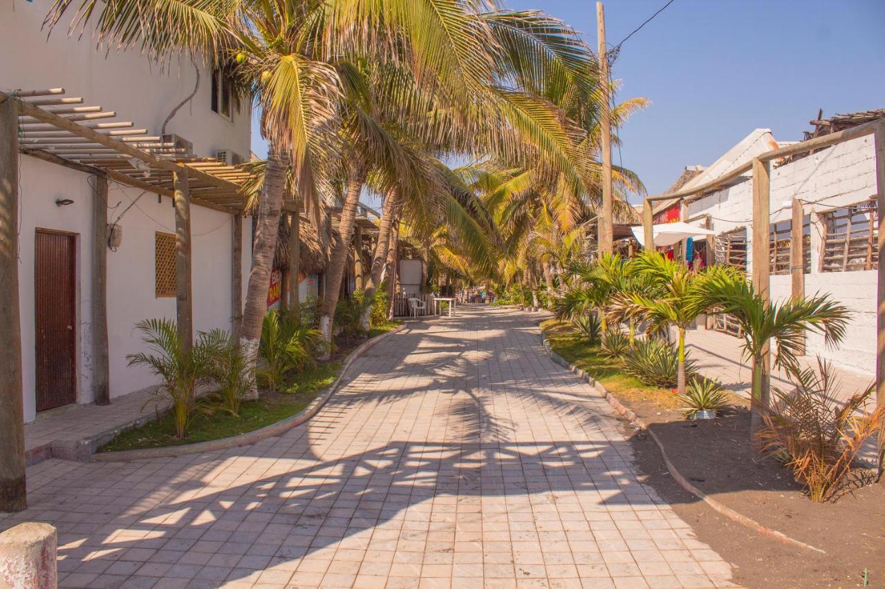 Black Sand Beachhouse Monterrico Ngoại thất bức ảnh