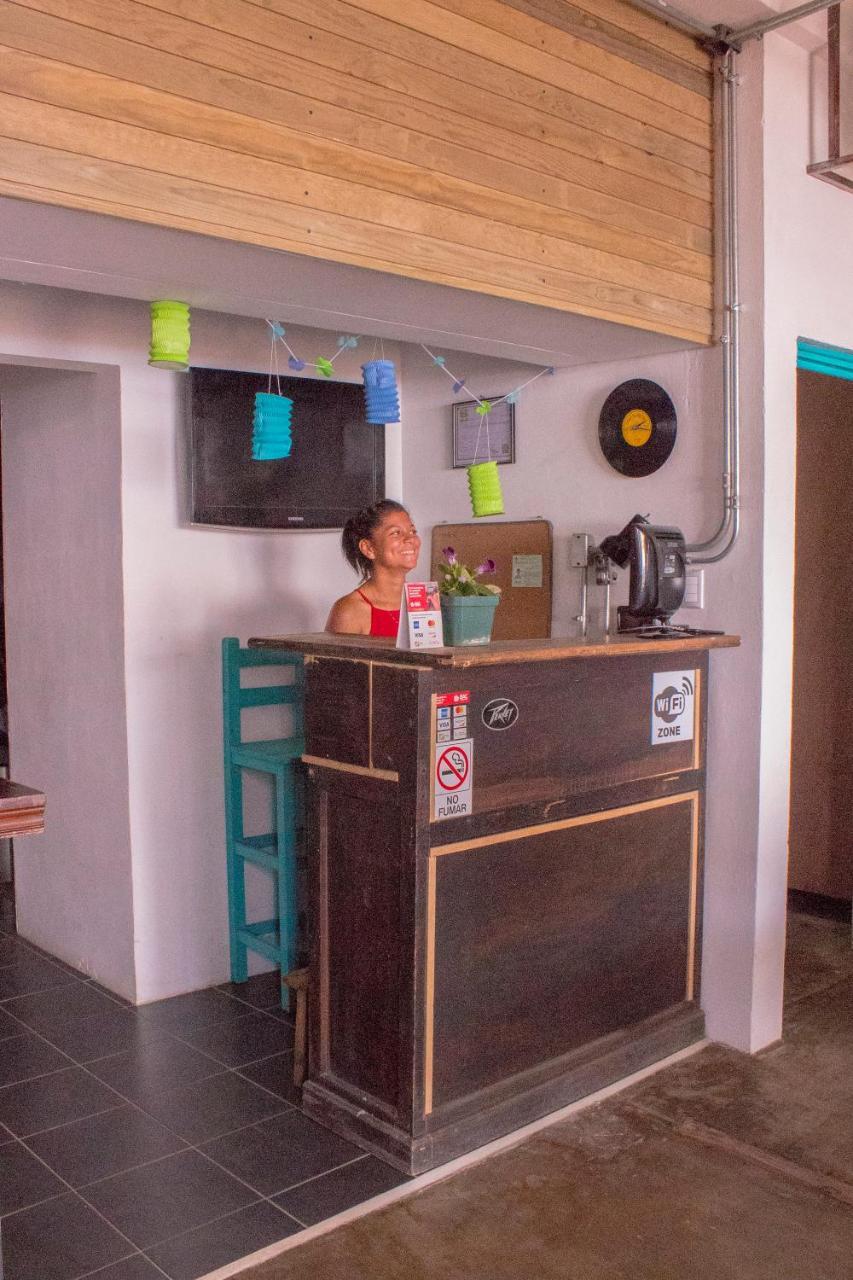Black Sand Beachhouse Monterrico Ngoại thất bức ảnh